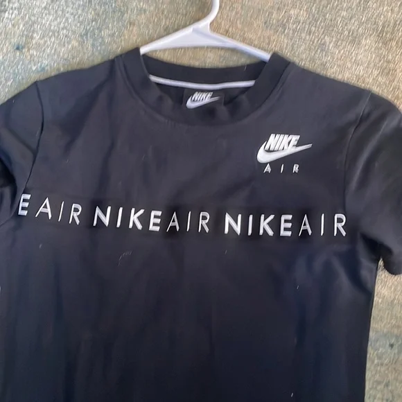 Nike - Picture 2 of 4